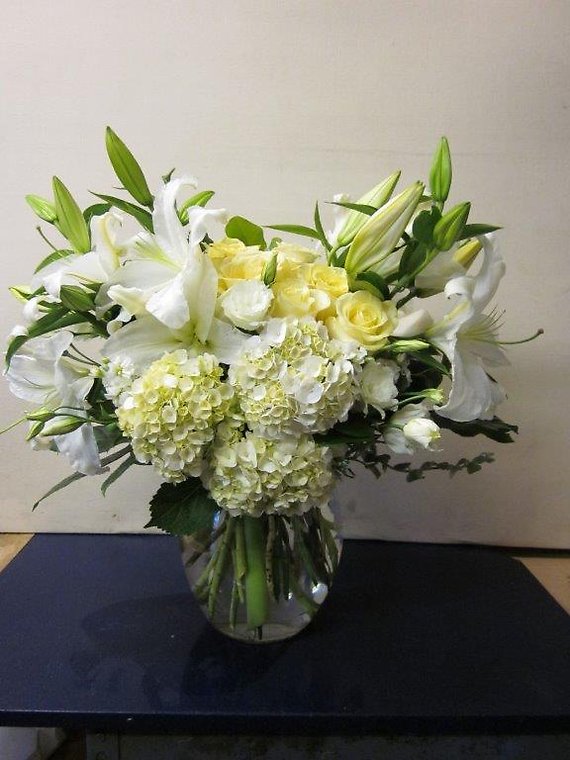 Ann\'s Flowers Casablanca Galore